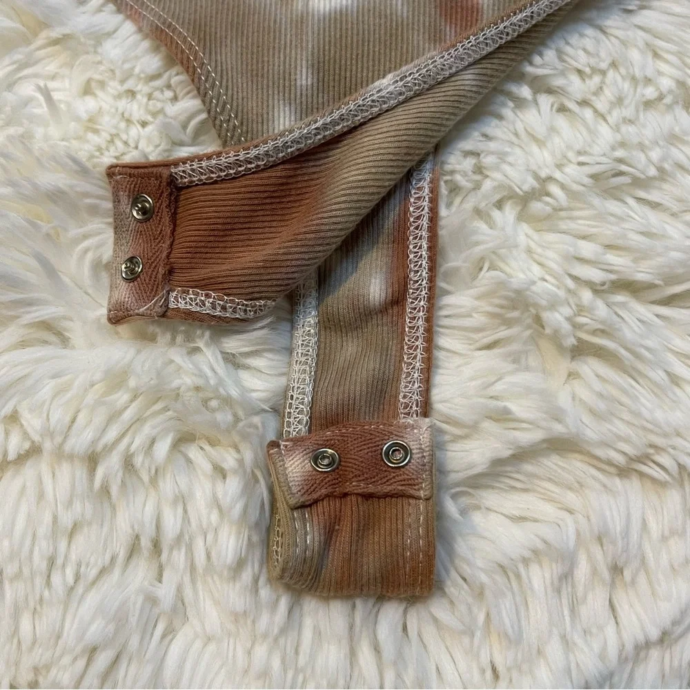 NWOT! Brown & Orange Tie Dye Ribbed Button Front Thong Bodysuit - Picture 4 of 9